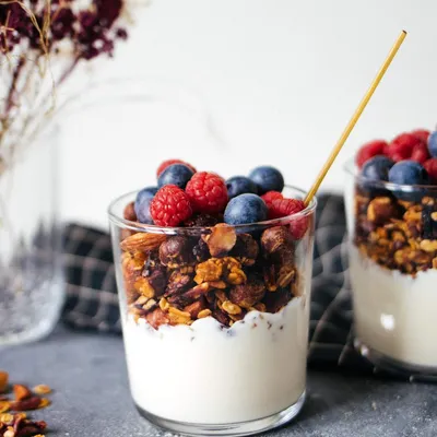 Veganes Blaubeer-Granola