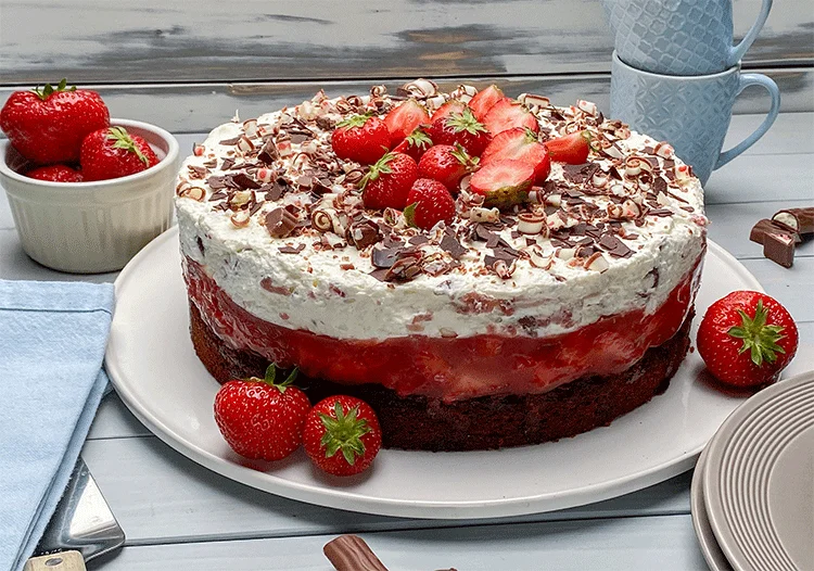 Erdbeertorte mit Schokoboden